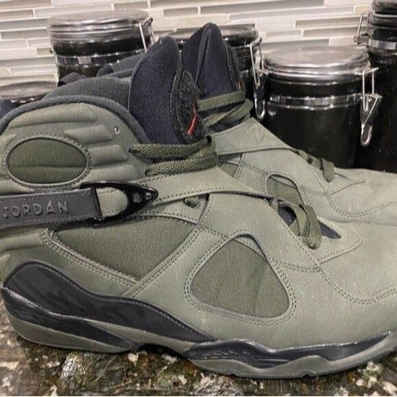 Air Jordan 8 Retro "TF Undefeated" (Size: 14, Color: Sequoia/Black/Orange) - Picture 12 of 16